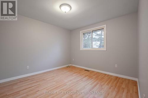 912 Oakview Street, Kingston, ON - Indoor Photo Showing Other Room