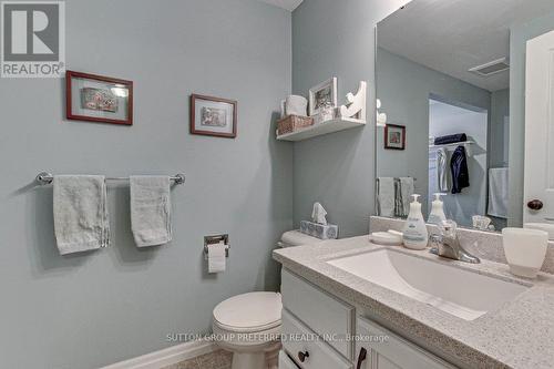 148 Bexhill Close, London, ON - Indoor Photo Showing Bathroom