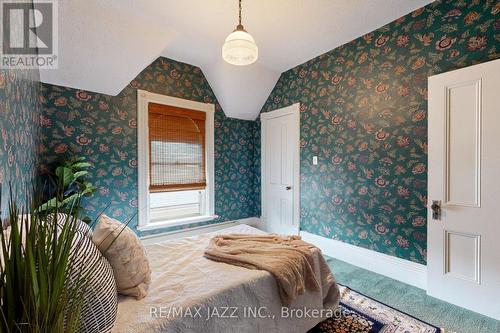 243 Brant Avenue, Brantford, ON - Indoor Photo Showing Bedroom