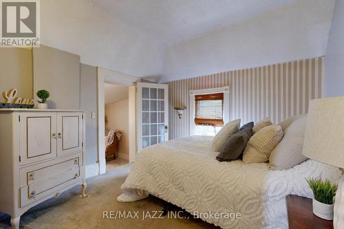 243 Brant Avenue, Brantford, ON - Indoor Photo Showing Bedroom