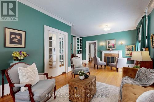 243 Brant Avenue, Brantford, ON - Indoor Photo Showing Living Room