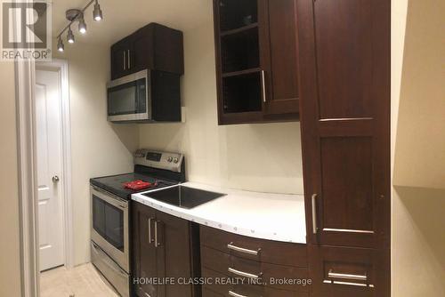 5 - 3215 Thomas Street, Mississauga, ON - Indoor Photo Showing Kitchen