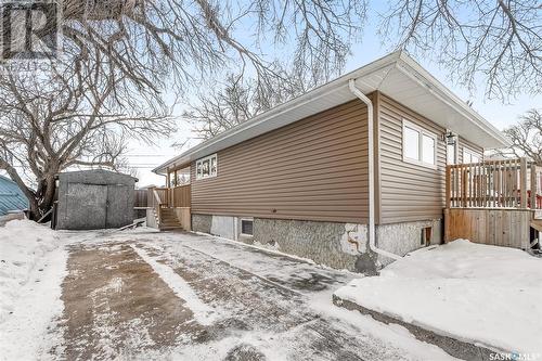 941 Montgomery Street, Moose Jaw, SK - Outdoor