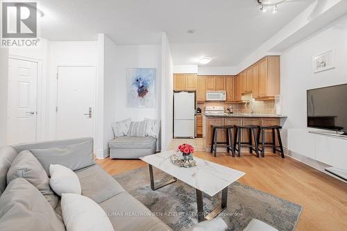 2324 - 80 Harrison Garden Boulevard, Toronto, ON - Indoor Photo Showing Living Room