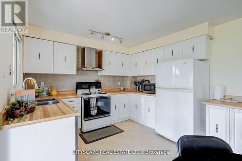 46 Nuttall Street, Brampton, ON - Indoor Photo Showing Kitchen