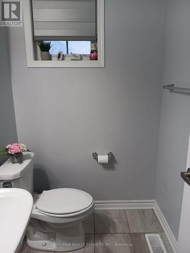 25 Boothill Drive, Brampton, ON - Indoor Photo Showing Bathroom