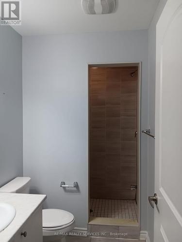 25 Boothill Drive, Brampton, ON - Indoor Photo Showing Bathroom