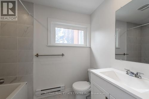 1 - 191 Sherman Avenue S, Hamilton, ON - Indoor Photo Showing Bathroom