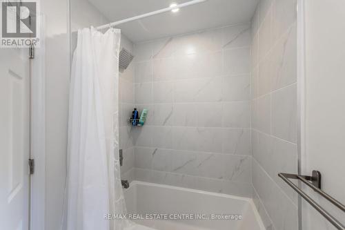 1 - 191 Sherman Avenue S, Hamilton, ON - Indoor Photo Showing Bathroom