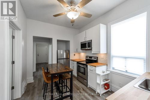 1 - 191 Sherman Avenue S, Hamilton, ON - Indoor Photo Showing Kitchen