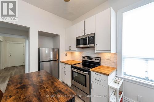 1 - 191 Sherman Avenue S, Hamilton, ON - Indoor Photo Showing Kitchen