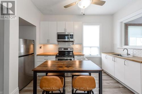 1 - 191 Sherman Avenue S, Hamilton, ON - Indoor Photo Showing Kitchen