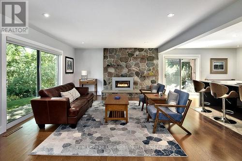 515 4Th Avenue W, Owen Sound, ON - Indoor Photo Showing Living Room With Fireplace