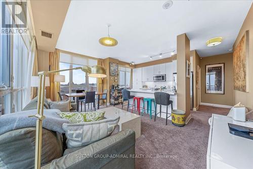 508 - 530 St. Clair Avenue W, Toronto, ON - Indoor Photo Showing Living Room