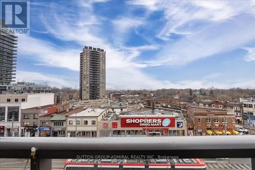 508 - 530 St. Clair Avenue W, Toronto, ON - Outdoor With View