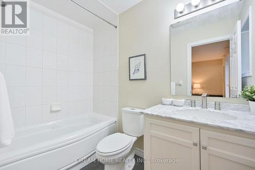 10 - 66 Eastview Road, Guelph, ON - Indoor Photo Showing Bathroom