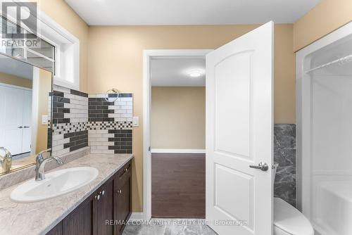 1455 Berkshire Drive, Kingston, ON - Indoor Photo Showing Bathroom