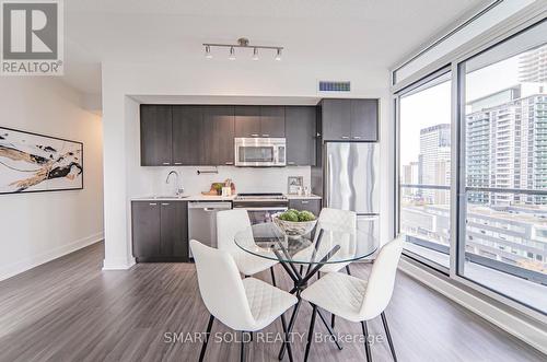 1210 - 30 Roehampton Avenue, Toronto, ON - Indoor Photo Showing Dining Room