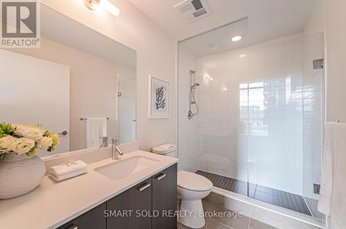 1210 - 30 Roehampton Avenue, Toronto, ON - Indoor Photo Showing Bathroom