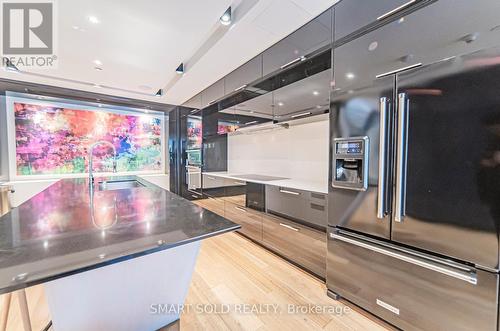 1210 - 30 Roehampton Avenue, Toronto, ON - Indoor Photo Showing Kitchen