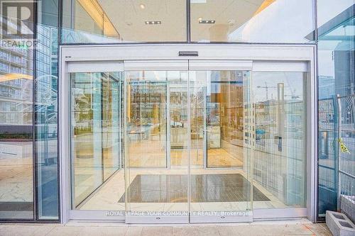 2210 - 15 Queens Quay E, Toronto, ON - Indoor Photo Showing Bathroom