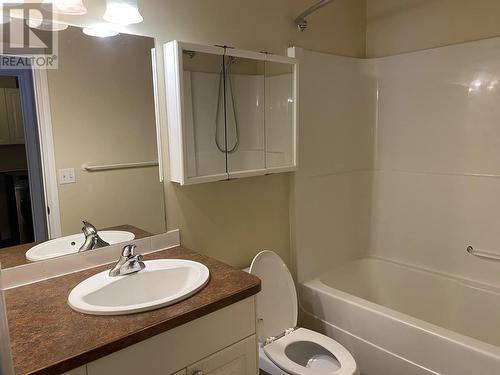 9636 15 Street Unit# 2, Dawson Creek, BC - Indoor Photo Showing Bathroom