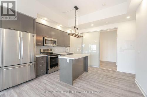 602 - 360 Square One Drive, Mississauga, ON - Indoor Photo Showing Kitchen With Upgraded Kitchen