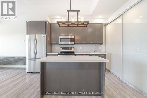 602 - 360 Square One Drive, Mississauga, ON - Indoor Photo Showing Kitchen With Upgraded Kitchen