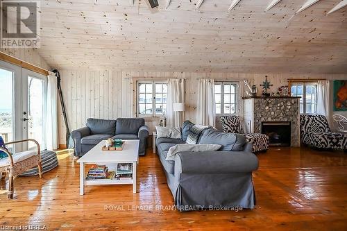 57 Erie Boulevard, Norfolk, ON - Indoor Photo Showing Living Room With Fireplace