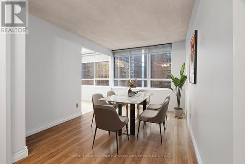 807 - 633 Bay Street, Toronto, ON - Indoor Photo Showing Dining Room