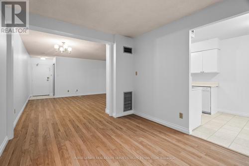 807 - 633 Bay Street, Toronto, ON - Indoor Photo Showing Other Room