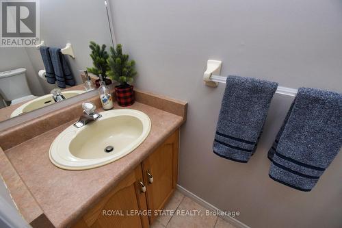 8 - 18 Cedar Street, Grimsby, ON - Indoor Photo Showing Bathroom