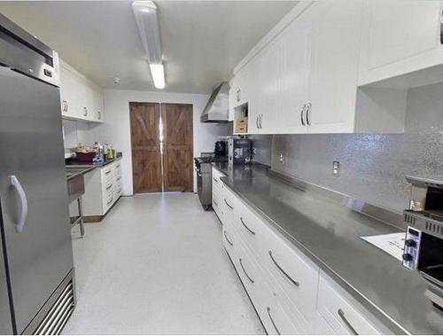 Kitchen - 31 Rue Du Lac, Saint-Joseph-De-Lepage, QC - Indoor Photo Showing Kitchen