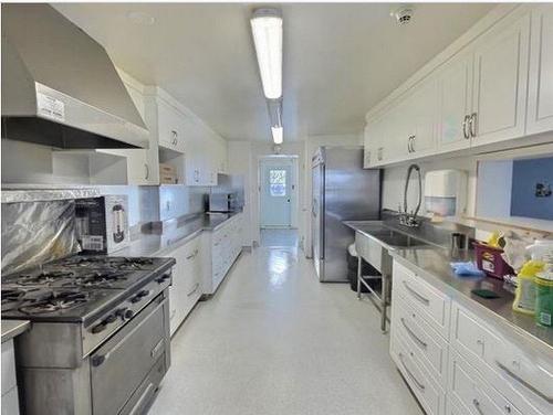 Kitchen - 31 Rue Du Lac, Saint-Joseph-De-Lepage, QC - Indoor Photo Showing Kitchen With Upgraded Kitchen