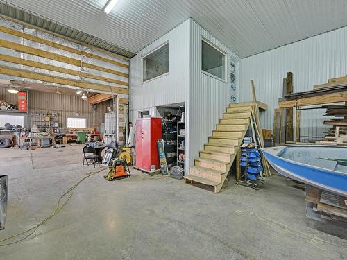 IntÃ©rieur - 35 Route 202, Stanbridge East, QC - Indoor Photo Showing Garage