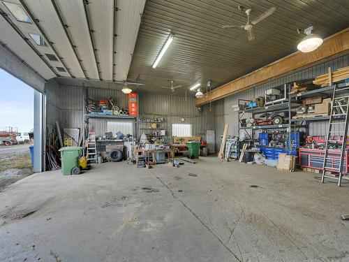 IntÃ©rieur - 35 Route 202, Stanbridge East, QC - Indoor Photo Showing Garage