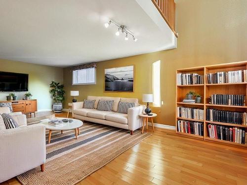 Salon - 4529 Rue Alexandre, Terrebonne (Terrebonne), QC - Indoor Photo Showing Living Room