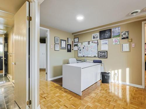 Bureau - 4529 Rue Alexandre, Terrebonne (Terrebonne), QC - Indoor Photo Showing Laundry Room