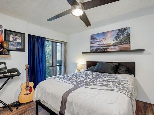 319-1005 Mckenzie Ave, Saanich, BC - Indoor Photo Showing Bedroom