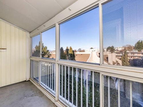 401-1188 Yates St, Victoria, BC -  With Balcony With Exterior