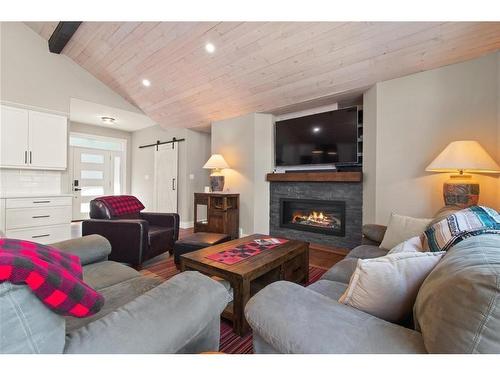 4 Whiskey Jack Way, Kenora, ON - Indoor Photo Showing Living Room With Fireplace