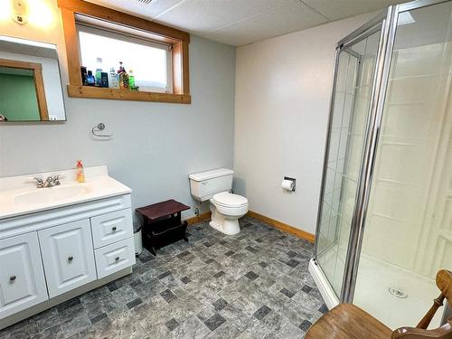 26 Dickenson Road, Balmertown, ON - Indoor Photo Showing Bathroom