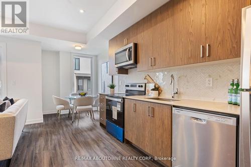 16 - 3562 Colonial Drive, Mississauga, ON - Indoor Photo Showing Kitchen