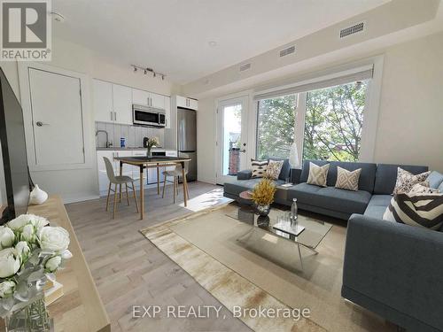 2 - 1175 Dovercourt Road, Toronto, ON - Indoor Photo Showing Living Room