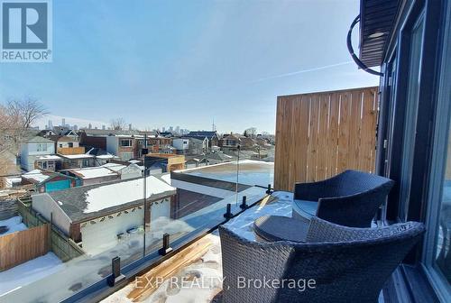 2 - 1175 Dovercourt Road, Toronto, ON - Outdoor