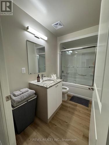 Up49 - 50 Herrick Avenue S, St. Catharines, ON - Indoor Photo Showing Bathroom