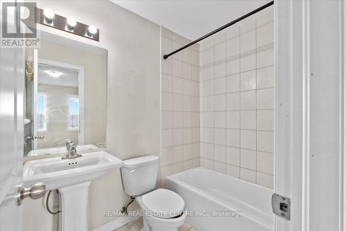 49 Crossings Way, Hamilton, ON - Indoor Photo Showing Bathroom