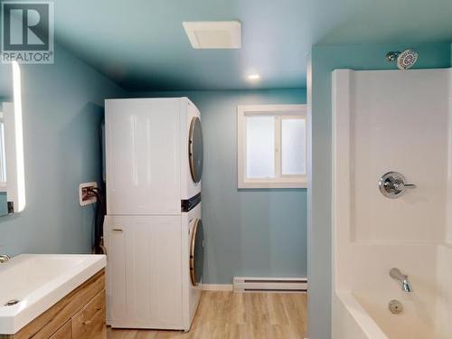 78-7624 Duncan Street, Powell River, BC - Indoor Photo Showing Laundry Room