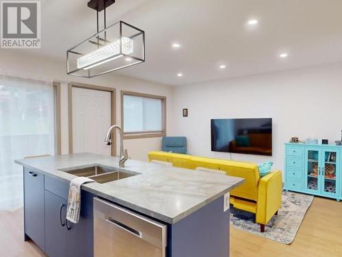 3465 Oak Street, Texada Island, BC - Indoor Photo Showing Kitchen With Double Sink