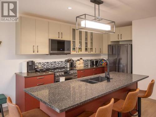 3465 Oak Street, Texada Island, BC - Indoor Photo Showing Kitchen With Double Sink